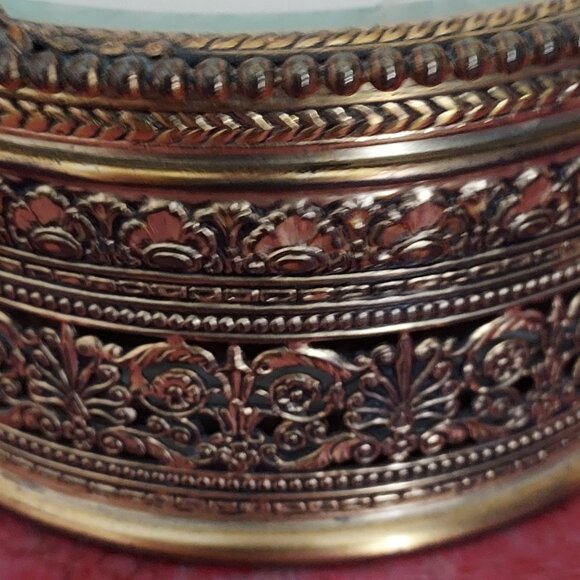 Vtg Apollo Gold Tone Metal Filigree Jewelry Box with Glass Top with Design - Picture 3 of 16